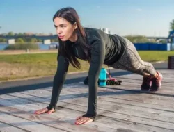 Latihan Strength Menggunakan Berat Tubuh Agar Pemula Tetap Aman Konsisten